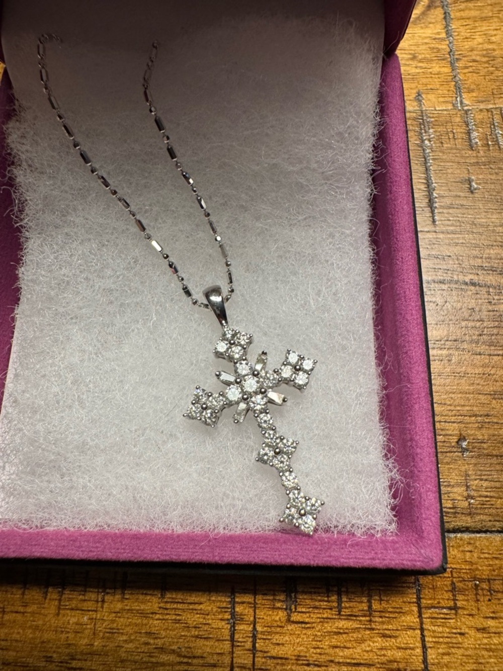 Jared Signature Baguette & Round-Cut Diamond Cross 1-1/2 ct tw 14K White Gold